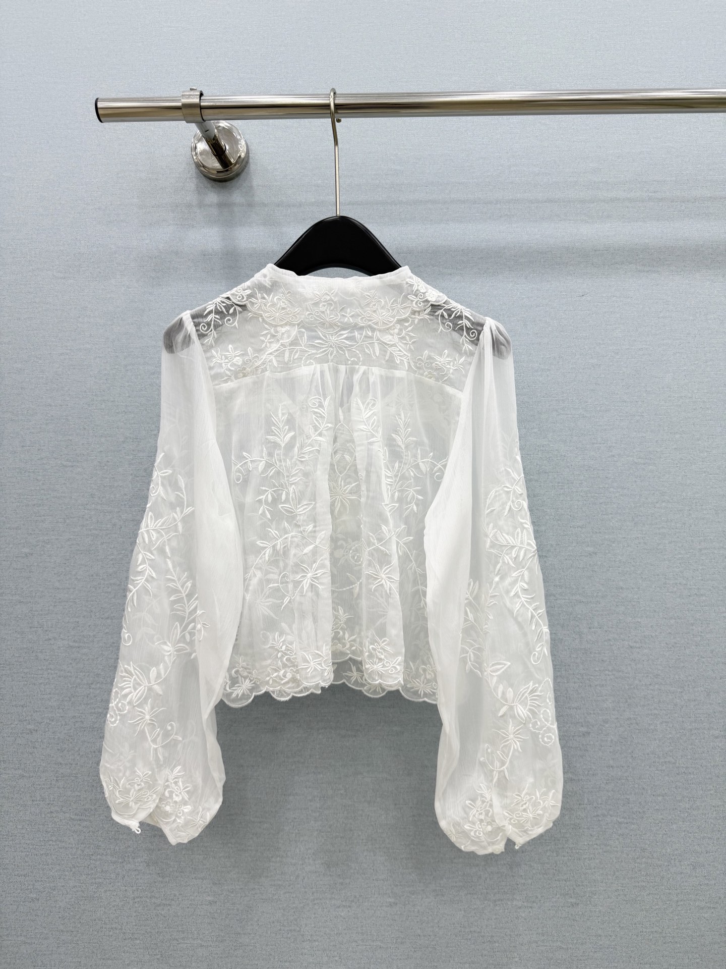 🛒𝐍𝐄𝐖 · 𝟐𝟎𝟐6/爆款现货原单品质  小众*｜2026新品系带花边透视刺绣衬衫精致版型，高级肌理细