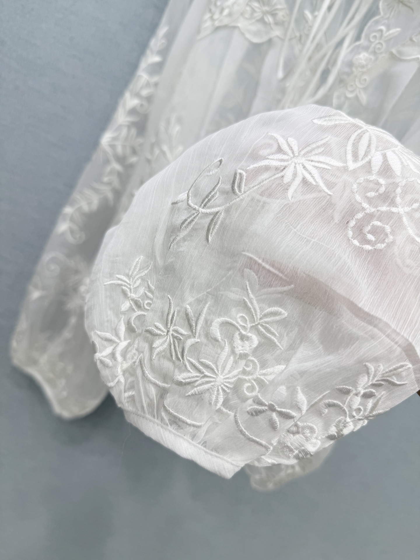 🛒𝐍𝐄𝐖 · 𝟐𝟎𝟐6/爆款现货原单品质  小众*｜2026新品系带花边透视刺绣衬衫精致版型，高级肌理细