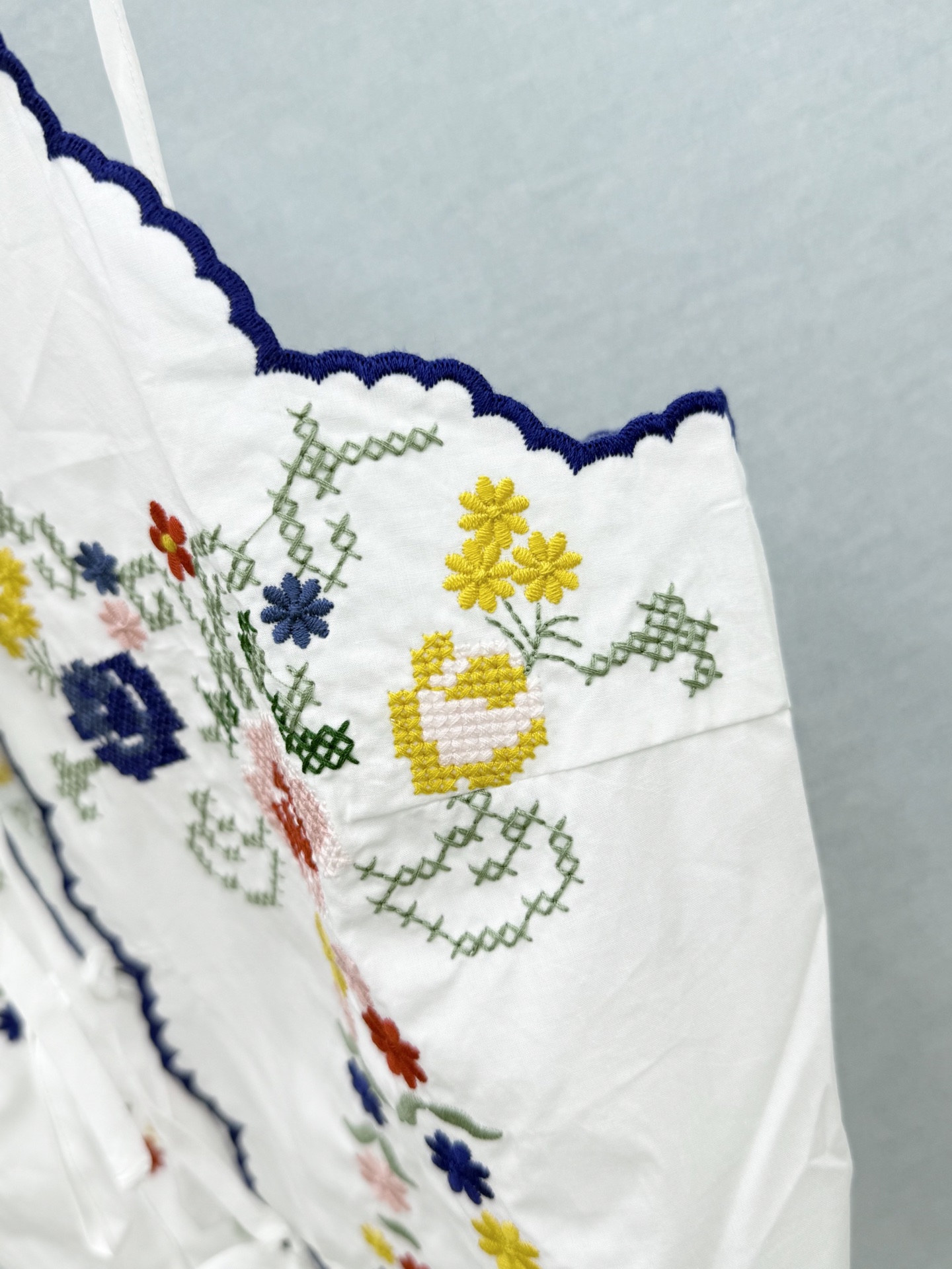 🛒𝐍𝐄𝐖 · 𝟐𝟎𝟐6/爆款现货原单品质  小众*｜2026新品系带花边刺绣吊带精致版型，高级肌理细腻 