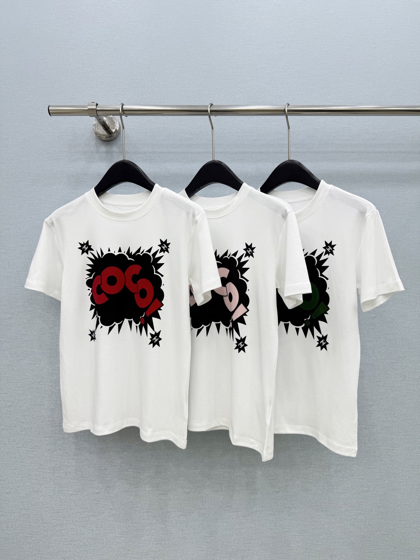 🛒𝐍𝐄𝐖 · 𝟐𝟎𝟐6/爆款现货【原单品质】Ch*｜2026新款印花T恤高订面料，百搭版型  ，上身的触