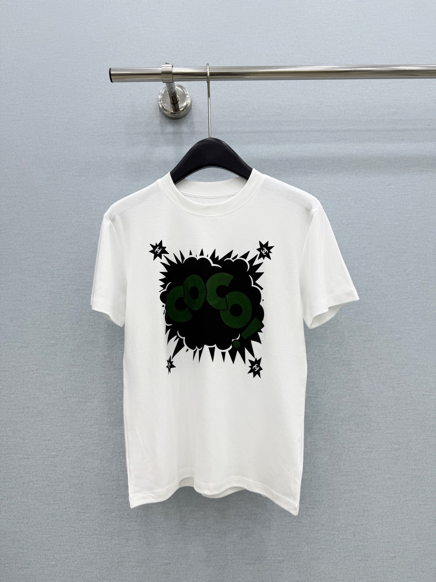 🛒𝐍𝐄𝐖 · 𝟐𝟎𝟐6/爆款现货【原单品质】Ch*｜2026新款印花T恤高订面料，百搭版型  ，上身的触