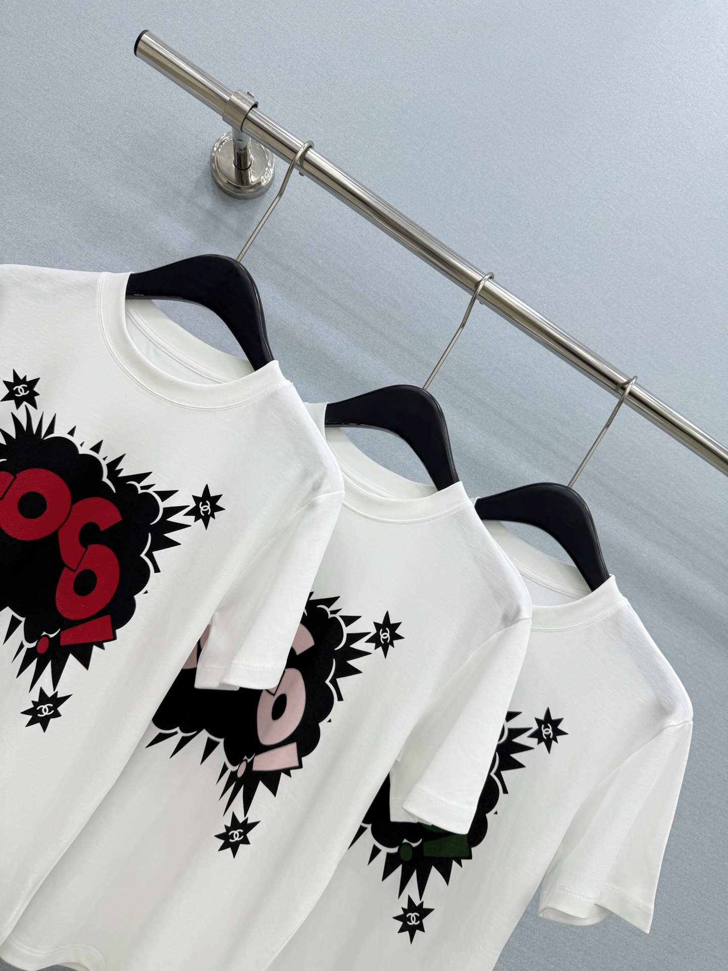 🛒𝐍𝐄𝐖 · 𝟐𝟎𝟐6/爆款现货【原单品质】Ch*｜2026新款印花T恤高订面料，百搭版型  ，上身的触