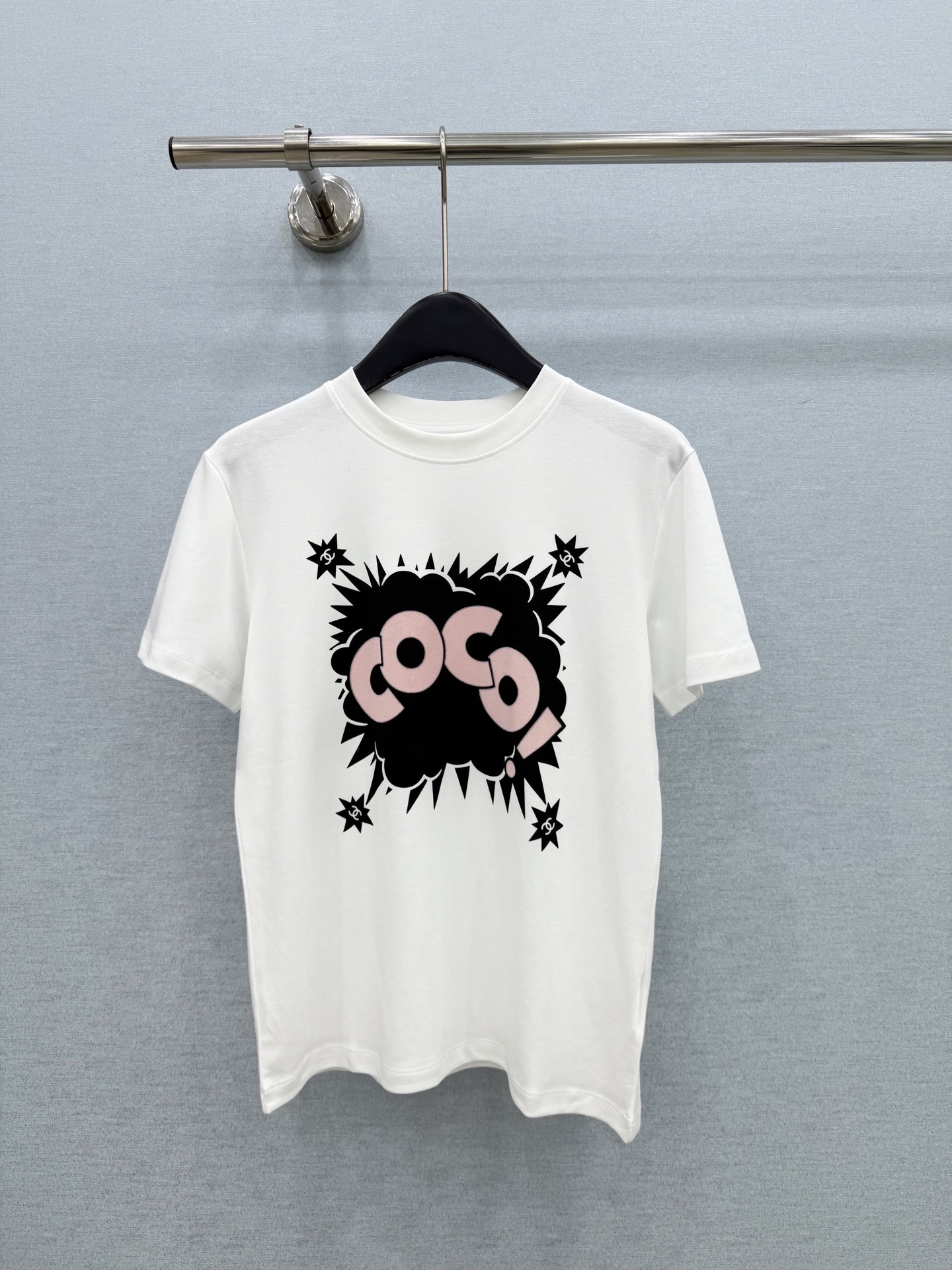 🛒𝐍𝐄𝐖 · 𝟐𝟎𝟐6/爆款现货【原单品质】Ch*｜2026新款印花T恤高订面料，百搭版型  ，上身的触