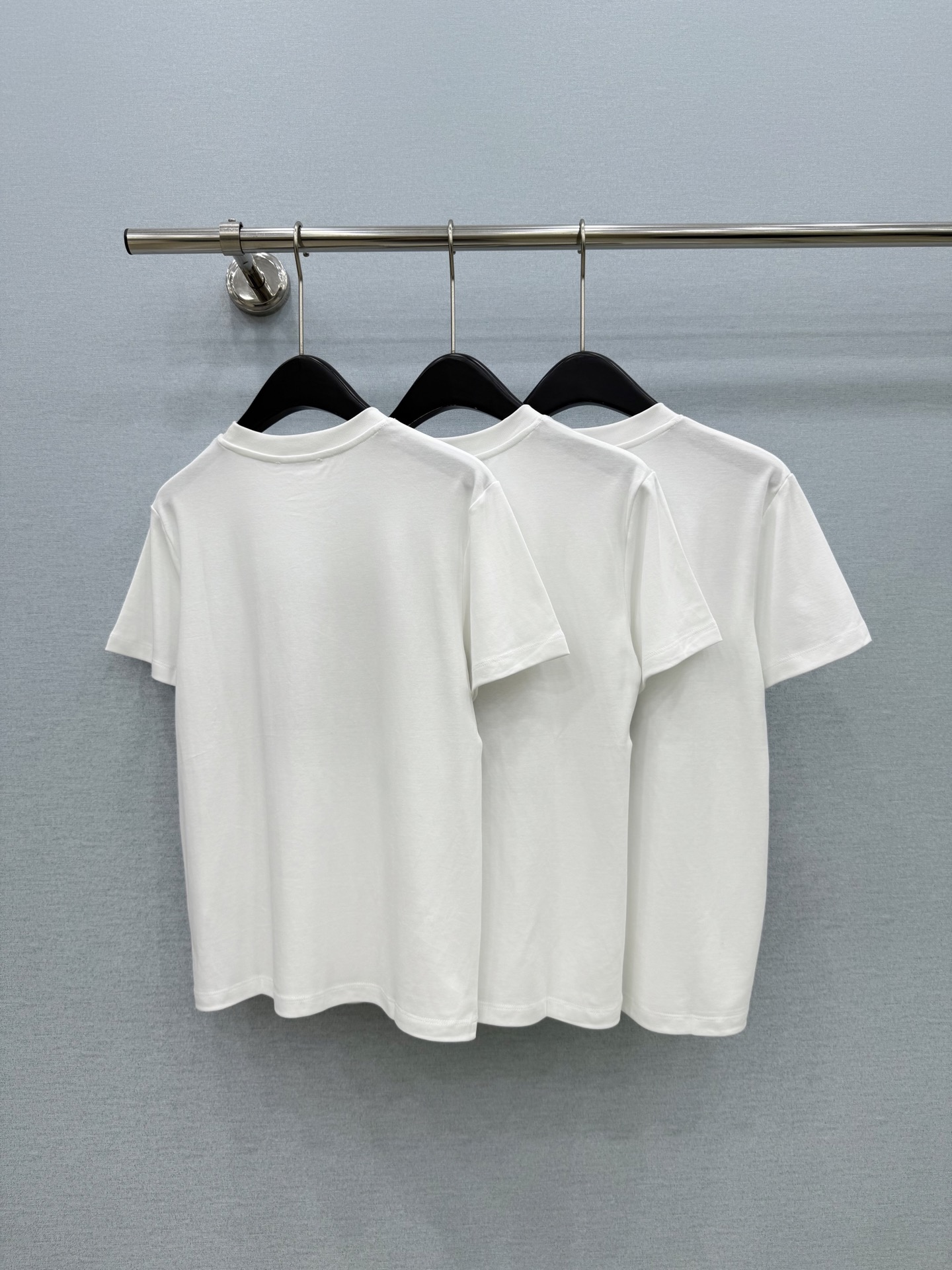 🛒𝐍𝐄𝐖 · 𝟐𝟎𝟐6/爆款现货【原单品质】Ch*｜2026新款印花T恤高订面料，百搭版型  ，上身的触
