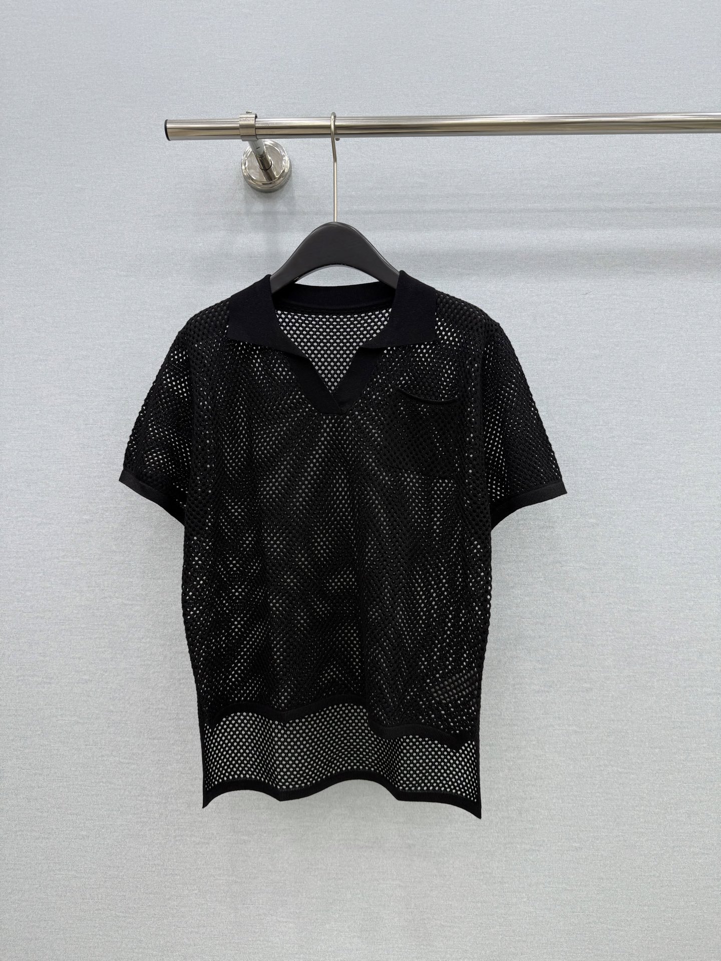 🛒𝐍𝐄𝐖 · 𝟐𝟎𝟐6/爆款现货【原单品质】BC｜2026新款镂空网眼翻领针织衫高订面料，百搭版型  ，