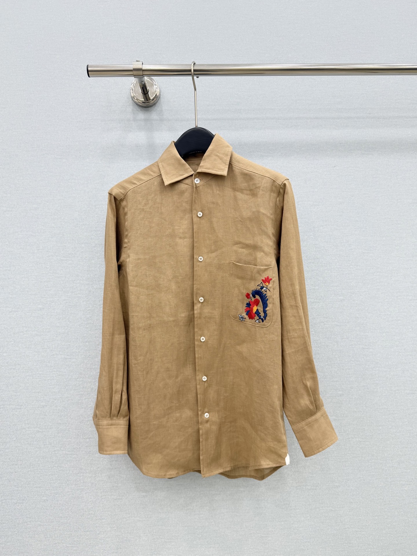 🛒𝐍𝐄𝐖 · 𝟐𝟎𝟐6/爆款现货原单品质   LP｜2026新品撞色刺绣麻料衬衫经典版型，高级肌理细腻 