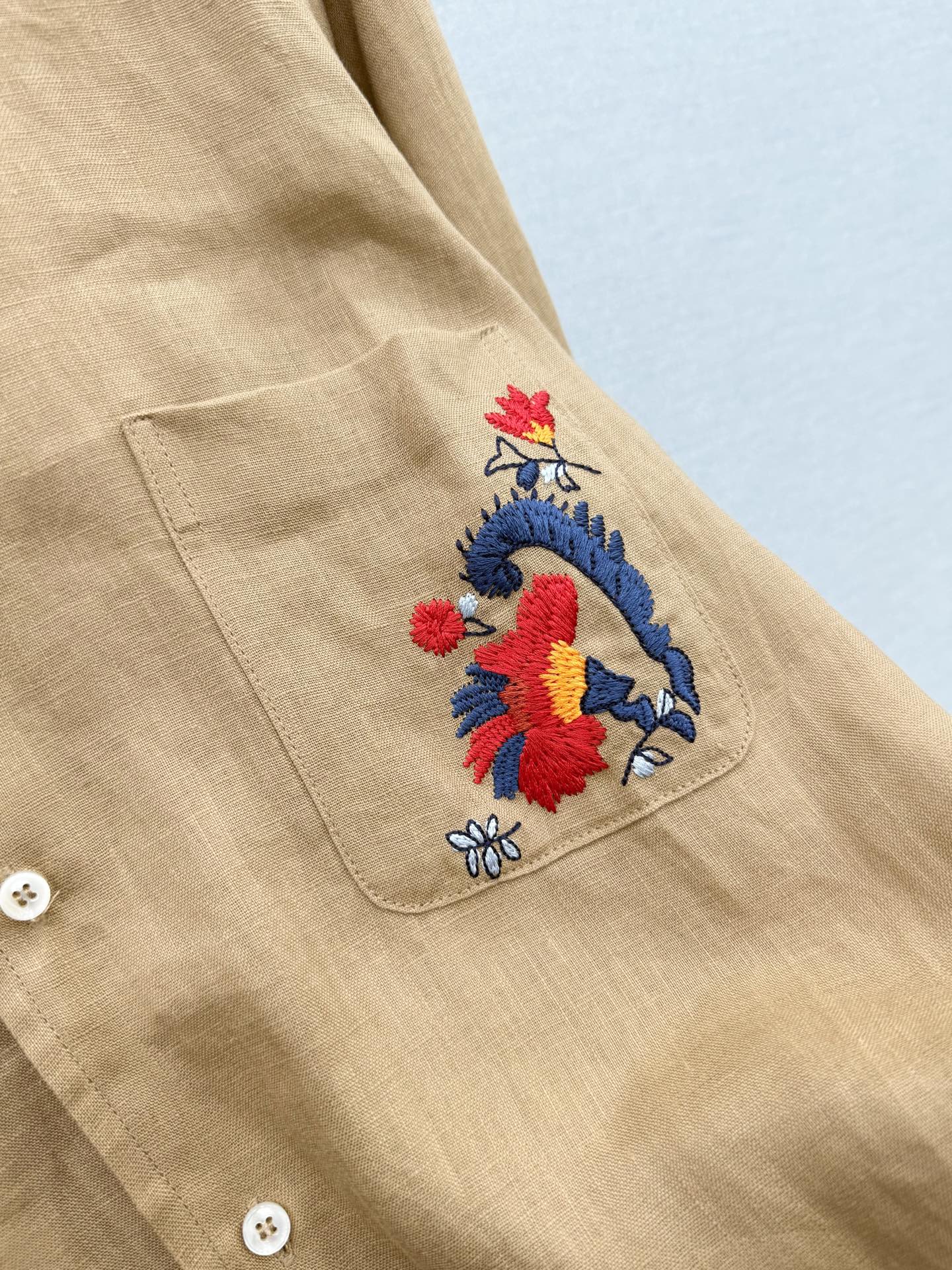 🛒𝐍𝐄𝐖 · 𝟐𝟎𝟐6/爆款现货原单品质   LP｜2026新品撞色刺绣麻料衬衫经典版型，高级肌理细腻 