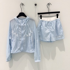 🛒𝐍𝐄𝐖 · 𝟐𝟎𝟐6/爆款现货【原单品质】设计师|26新品防晒套装!高端定制戴帽外套,搭配松紧短裤极简 🛒𝐍𝐄𝐖 · 𝟐𝟎𝟐6/爆款现货【原单品质】设计师|26新品防晒套装!高端定制戴帽外套,搭配松紧短裤极简