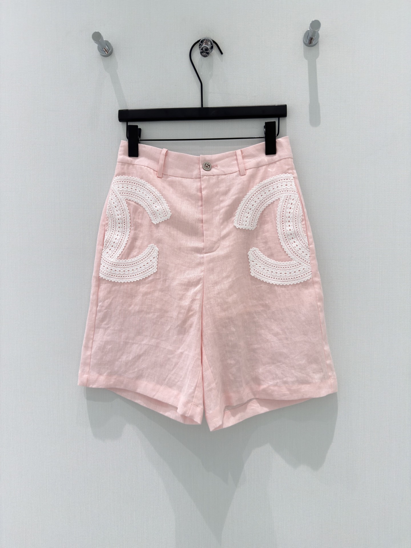 🛒𝐍𝐄𝐖 · 𝟐𝟎𝟐6/爆款现货【原单品质】小香风 ｜2026新品蕾丝贴布绣麻料休闲短裤 定制亚麻材质 