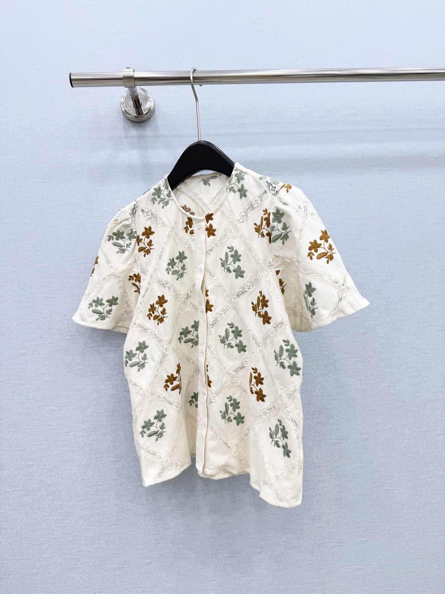 🛒𝐍𝐄𝐖 · 𝟐𝟎𝟐6/爆款现货原单品质  小众*｜2026新品蕾丝花边刺绣衬衫精致版型，高级肌理细腻 
