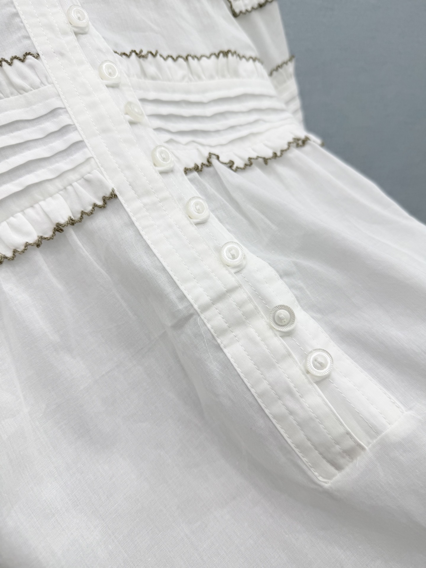 🛒𝐍𝐄𝐖 · 𝟐𝟎𝟐6/爆款现货原单品质  小众*｜2026新品花边刺绣衬衫精致版型，高级肌理细腻 极简