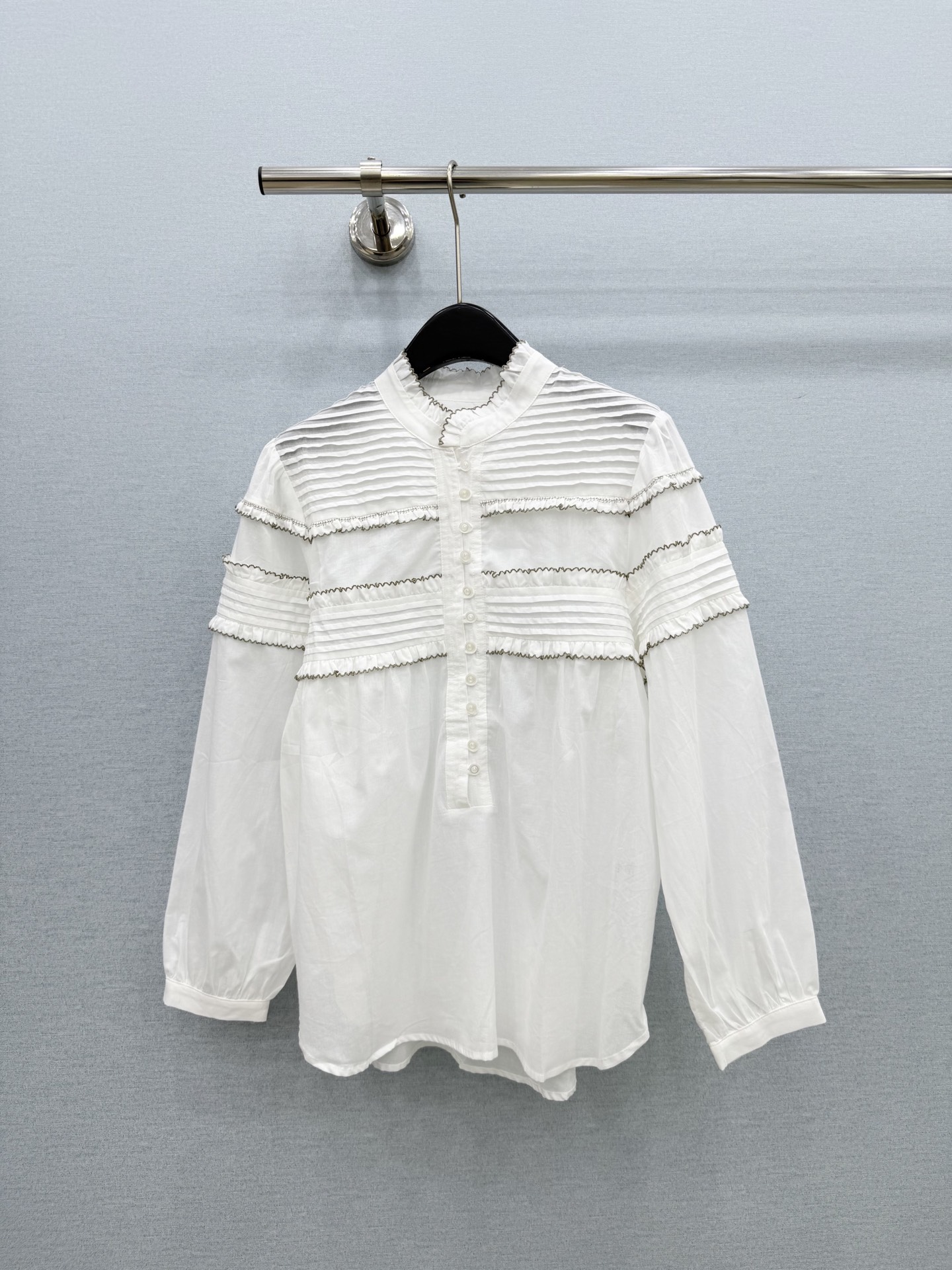 🛒𝐍𝐄𝐖 · 𝟐𝟎𝟐6/爆款现货原单品质  小众*｜2026新品花边刺绣衬衫精致版型，高级肌理细腻 极简