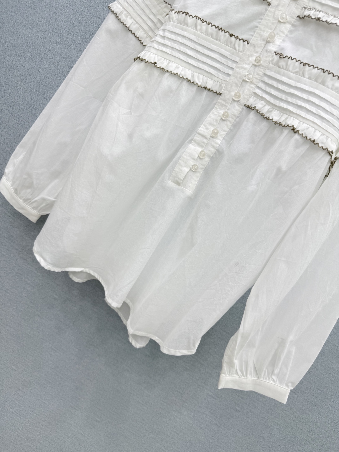 🛒𝐍𝐄𝐖 · 𝟐𝟎𝟐6/爆款现货原单品质  小众*｜2026新品花边刺绣衬衫精致版型，高级肌理细腻 极简