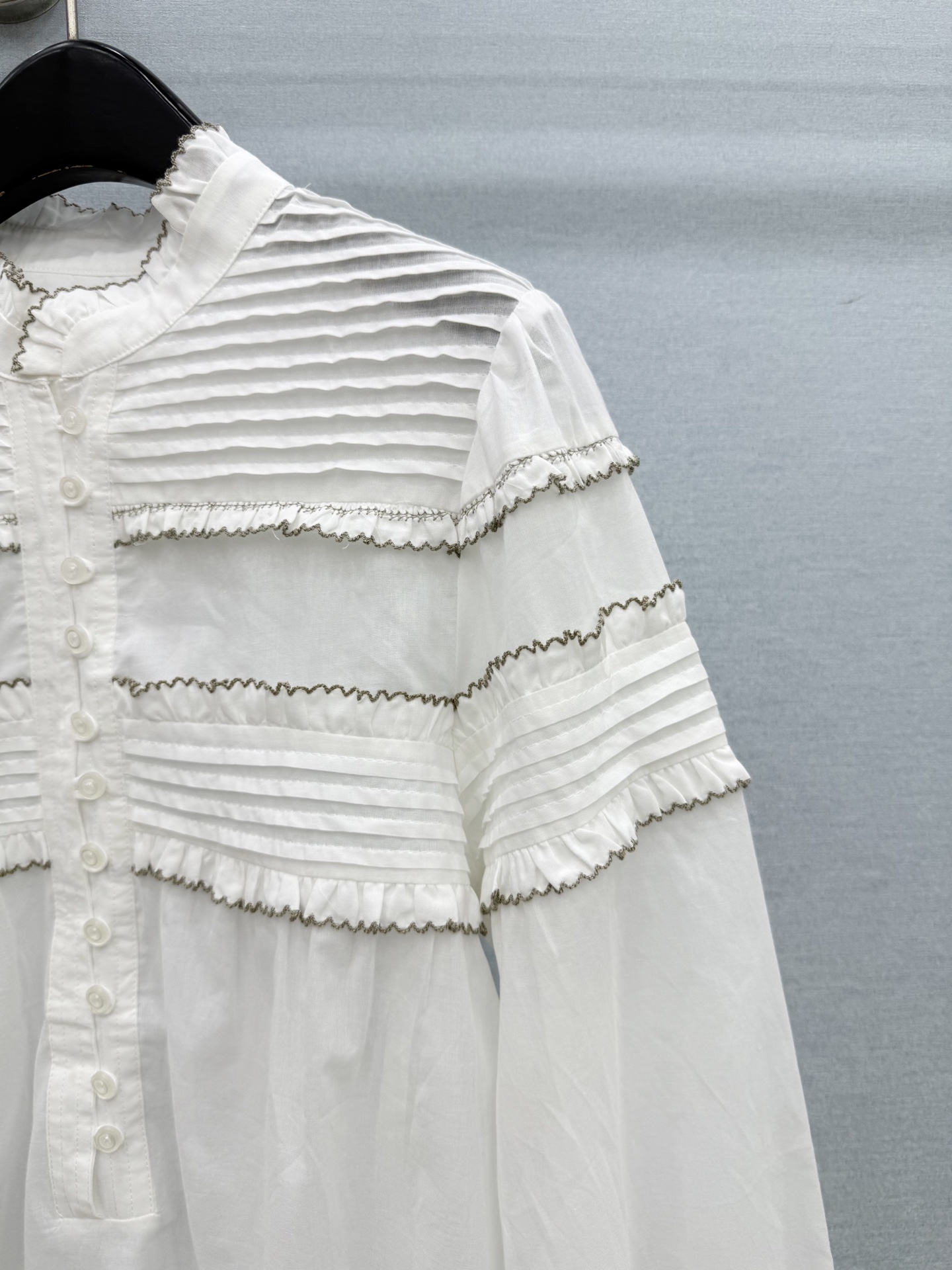 🛒𝐍𝐄𝐖 · 𝟐𝟎𝟐6/爆款现货原单品质  小众*｜2026新品花边刺绣衬衫精致版型，高级肌理细腻 极简