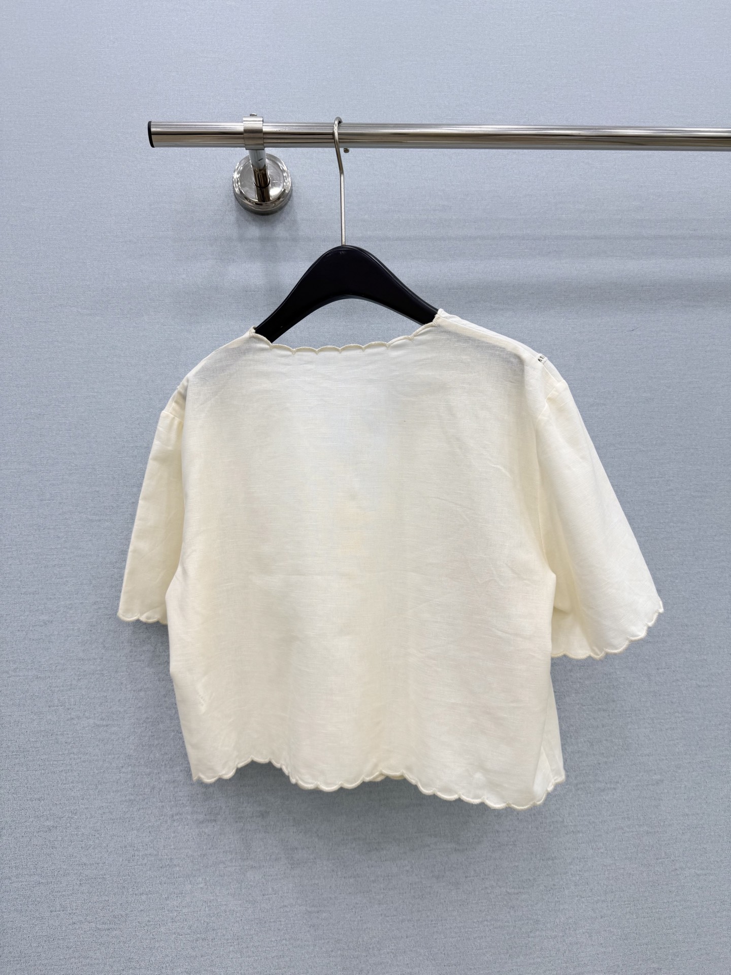 🛒𝐍𝐄𝐖 · 𝟐𝟎𝟐6/爆款现货原单品质 小众*｜2026新品镂空刺绣花边衬衫精致版型，高级肌理细腻 极
