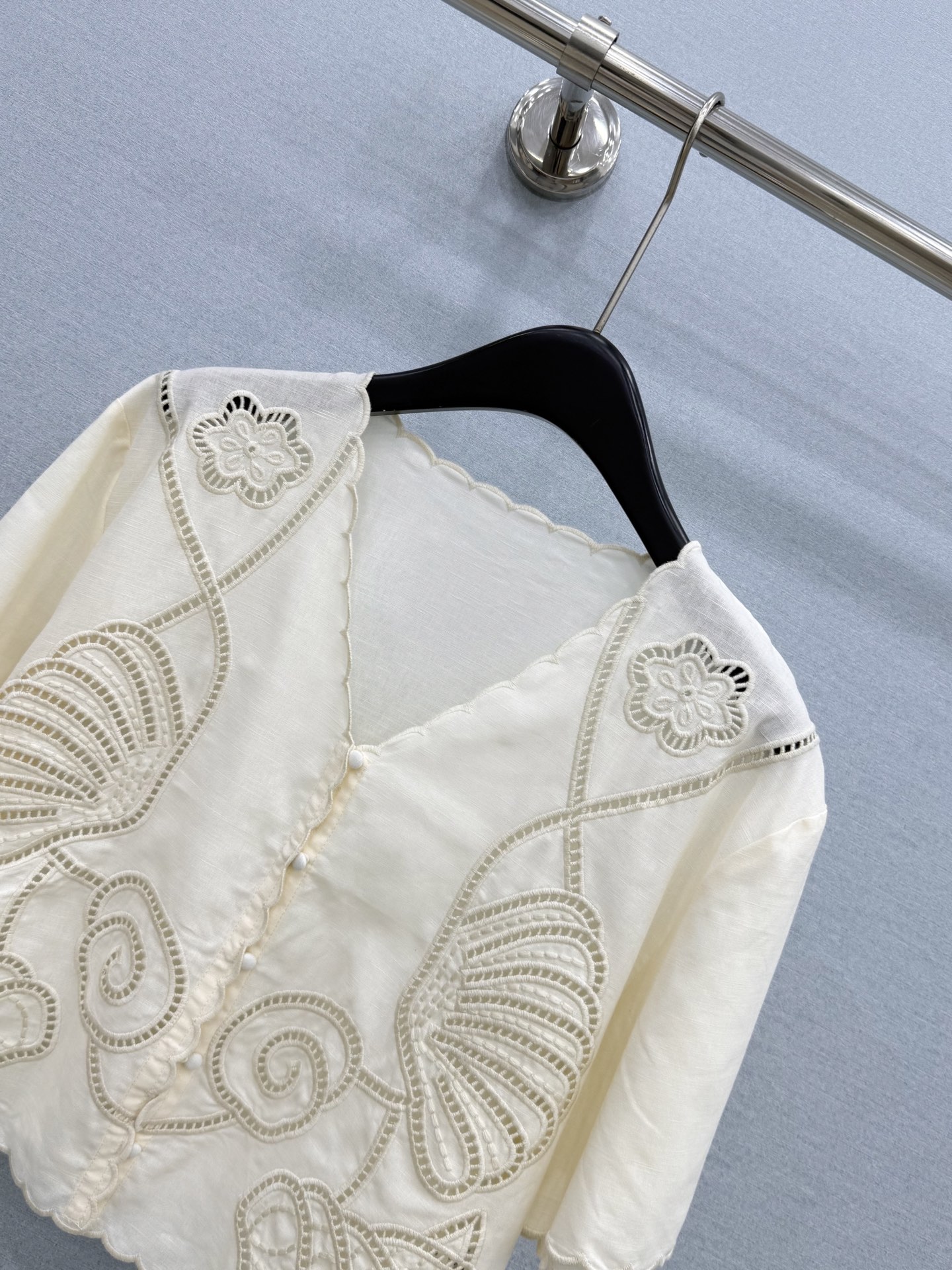 🛒𝐍𝐄𝐖 · 𝟐𝟎𝟐6/爆款现货原单品质 小众*｜2026新品镂空刺绣花边衬衫精致版型，高级肌理细腻 极