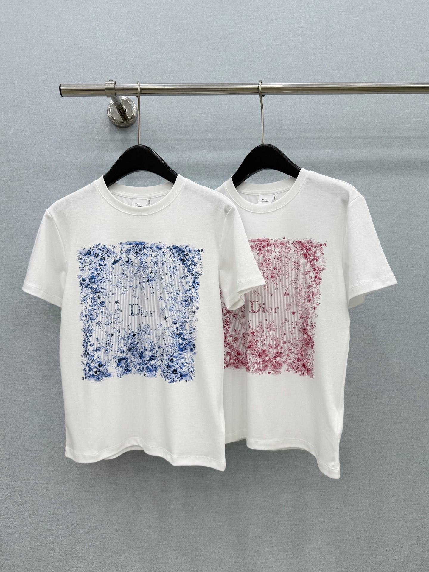 🛒𝐍𝐄𝐖 · 𝟐𝟎𝟐6/爆款现货【原单品质】Dio*｜2026新款烫钻印花T恤高订面料，百搭版型  ，上