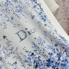 🛒𝐍𝐄𝐖 · 𝟐𝟎𝟐6/爆款现货【原单品质】Dio*|2026新款烫钻印花T恤高订面料,百搭版型 ,上 🛒𝐍𝐄𝐖 · 𝟐𝟎𝟐6/爆款现货【原单品质】Dio*|2026新款烫钻印花T恤高订面料,百搭版型 ,上