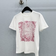 🛒𝐍𝐄𝐖 · 𝟐𝟎𝟐6/爆款现货【原单品质】Dio*|2026新款烫钻印花T恤高订面料,百搭版型 ,上 🛒𝐍𝐄𝐖 · 𝟐𝟎𝟐6/爆款现货【原单品质】Dio*|2026新款烫钻印花T恤高订面料,百搭版型 ,上