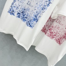 🛒𝐍𝐄𝐖 · 𝟐𝟎𝟐6/爆款现货【原单品质】Dio*|2026新款烫钻印花T恤高订面料,百搭版型 ,上 🛒𝐍𝐄𝐖 · 𝟐𝟎𝟐6/爆款现货【原单品质】Dio*|2026新款烫钻印花T恤高订面料,百搭版型 ,上