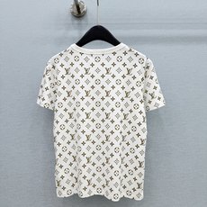 🛒𝐍𝐄𝐖 · 𝟐𝟎𝟐6/爆款现货【原单品质】Lv|2026新款印花T恤高订面料,百搭版型 ,上身的触感 🛒𝐍𝐄𝐖 · 𝟐𝟎𝟐6/爆款现货【原单品质】Lv|2026新款印花T恤高订面料,百搭版型 ,上身的触感