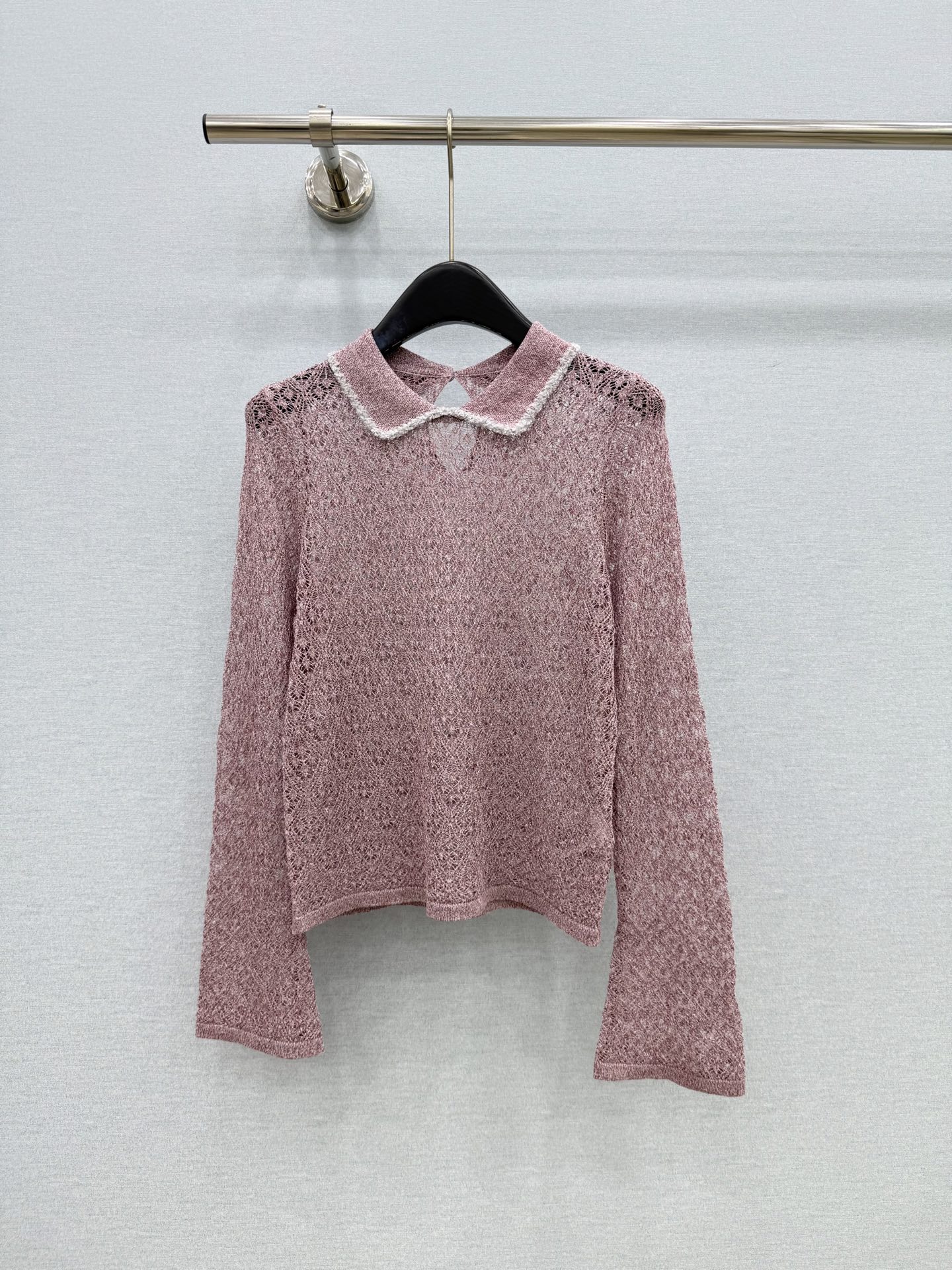 🛒𝐍𝐄𝐖 · 𝟐𝟎𝟐6/爆款现货【原单品质】小众｜2026早秋翻领镂空钩花针织衫老钱风穿搭  绝美上身效