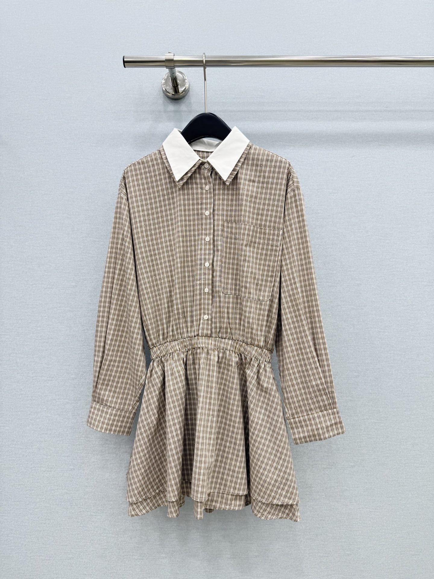 🛒𝐍𝐄𝐖 · 𝟐𝟎𝟐6/爆款现货原单品质  小众*｜2026新品烫钻撞色翻领收腰连衣裙精致版型，🉑️拆卸