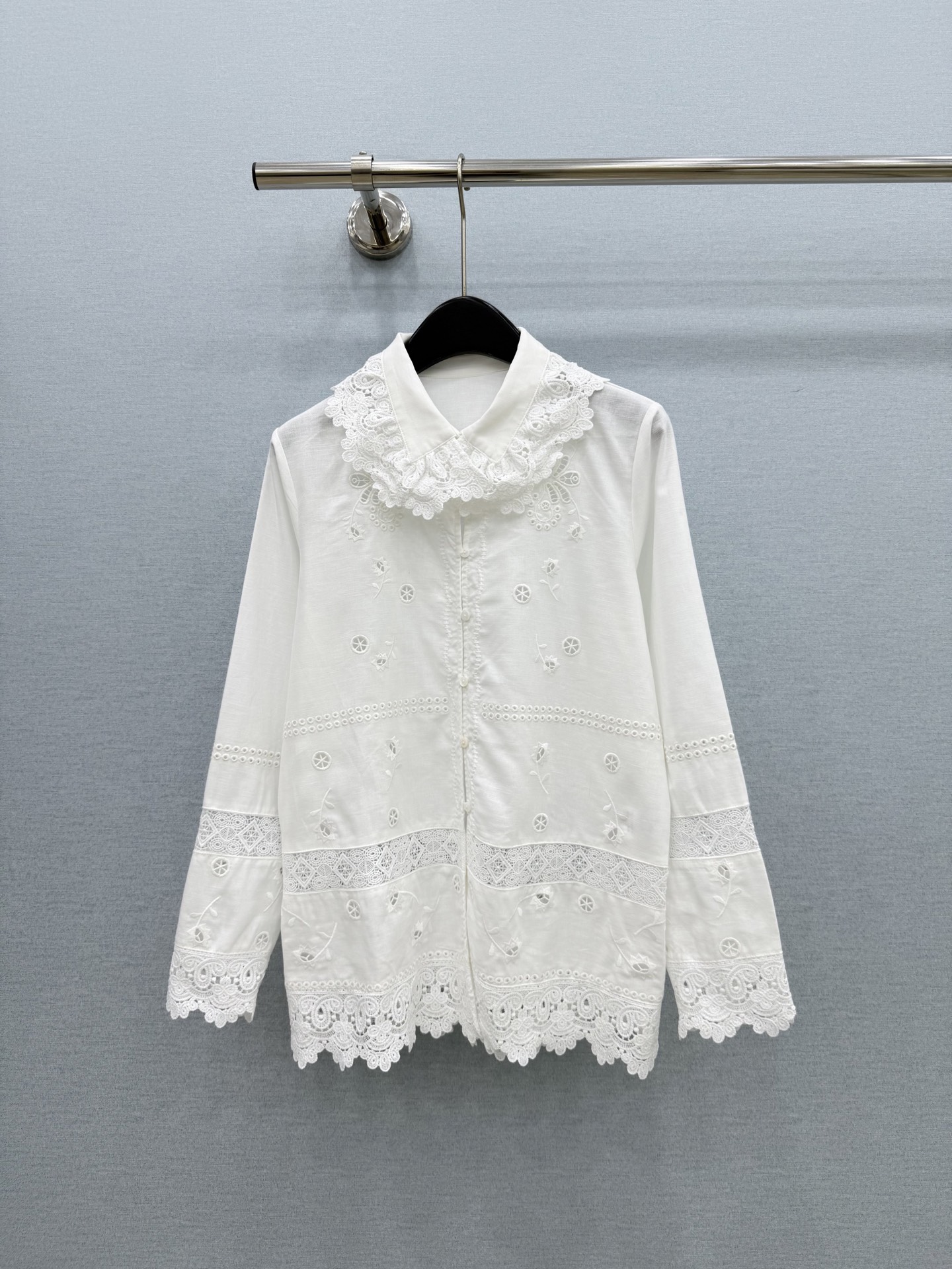 🛒𝐍𝐄𝐖 · 𝟐𝟎𝟐6/爆款现货原单品质  小众｜26经典水溶刺绣花边衬衫法式极致穿搭最新系列单品 强烈