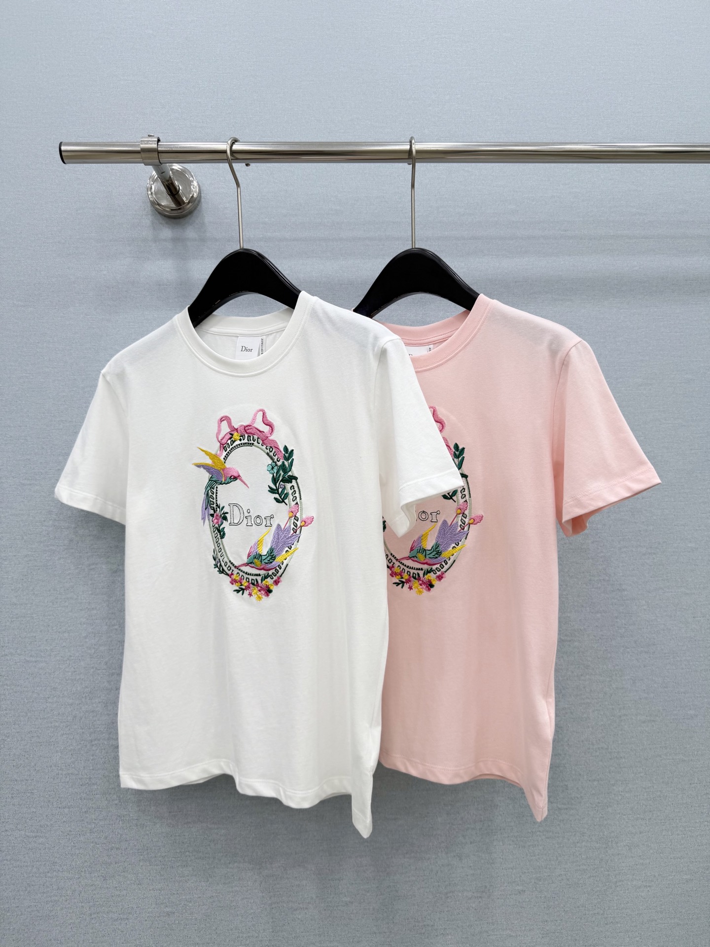 🛒𝐍𝐄𝐖 · 𝟐𝟎𝟐6/爆款现货【原单品质】Dio*｜2026新款印花T恤高订面料，百搭版型  ，上身的