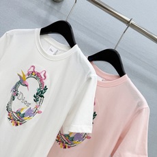 🛒𝐍𝐄𝐖 · 𝟐𝟎𝟐6/爆款现货【原单品质】Dio*|2026新款印花T恤高订面料,百搭版型 ,上身的 🛒𝐍𝐄𝐖 · 𝟐𝟎𝟐6/爆款现货【原单品质】Dio*|2026新款印花T恤高订面料,百搭版型 ,上身的
