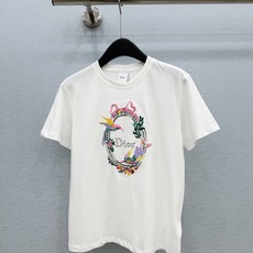 🛒𝐍𝐄𝐖 · 𝟐𝟎𝟐6/爆款现货【原单品质】Dio*|2026新款印花T恤高订面料,百搭版型 ,上身的 🛒𝐍𝐄𝐖 · 𝟐𝟎𝟐6/爆款现货【原单品质】Dio*|2026新款印花T恤高订面料,百搭版型 ,上身的