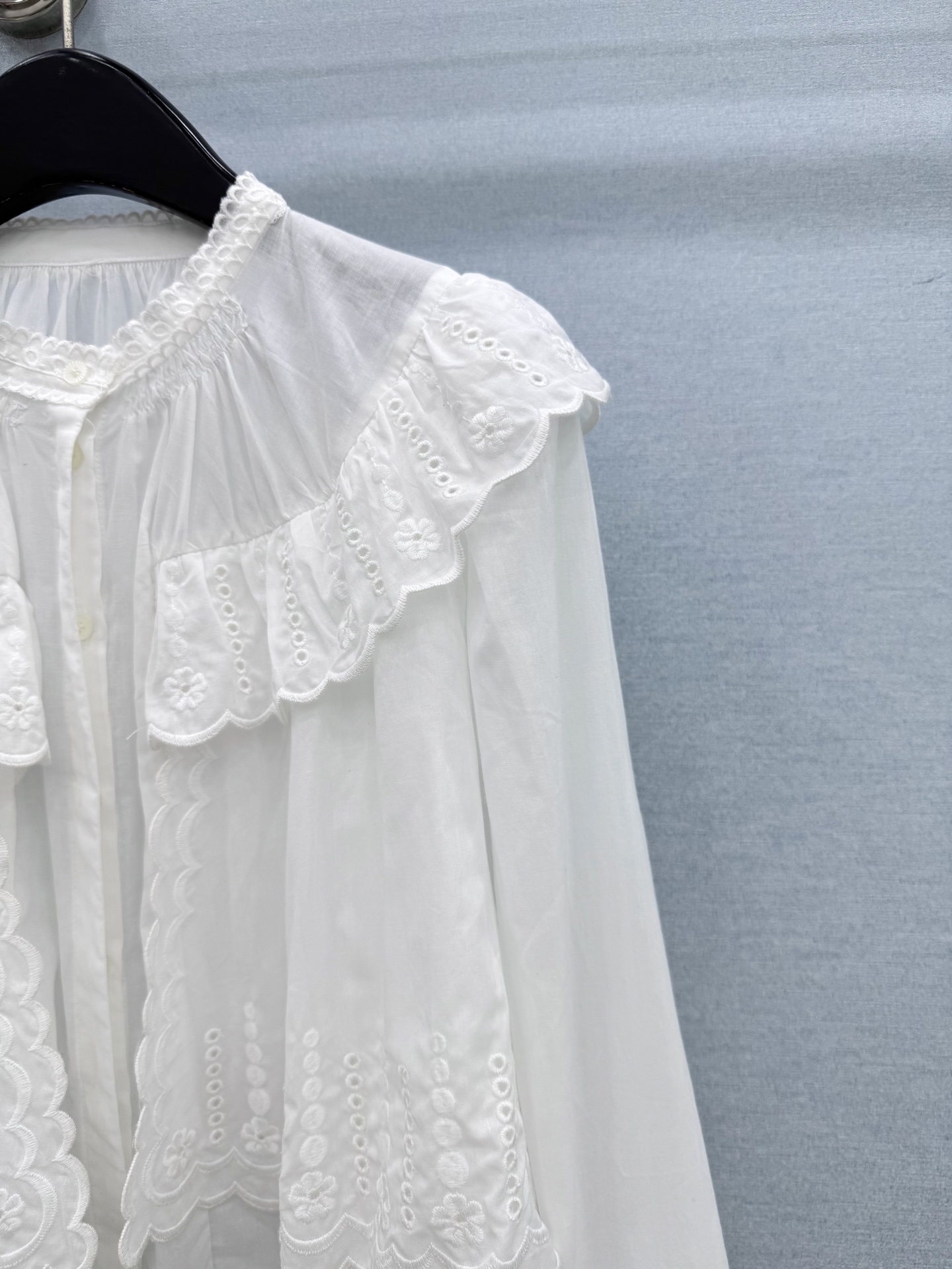 🛒𝐍𝐄𝐖 · 𝟐𝟎𝟐6/爆款现货原单品质   小众*｜2026新品花边刺绣衬衫精致版型，高级肌理细腻 极