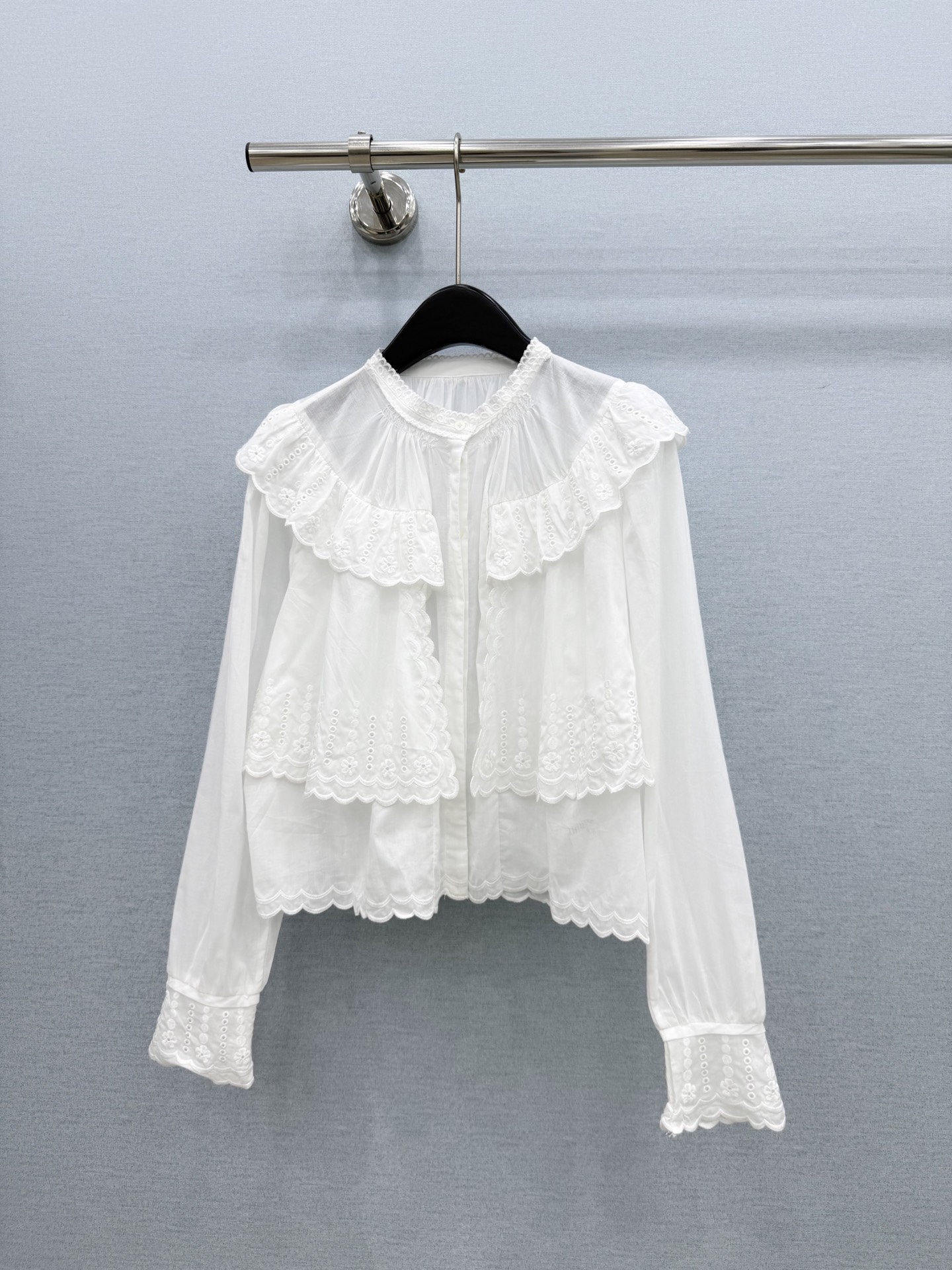 🛒𝐍𝐄𝐖 · 𝟐𝟎𝟐6/爆款现货原单品质   小众*｜2026新品花边刺绣衬衫精致版型，高级肌理细腻 极