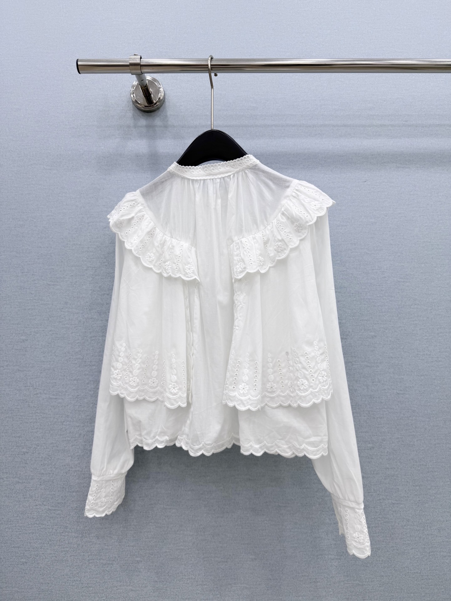 🛒𝐍𝐄𝐖 · 𝟐𝟎𝟐6/爆款现货原单品质   小众*｜2026新品花边刺绣衬衫精致版型，高级肌理细腻 极
