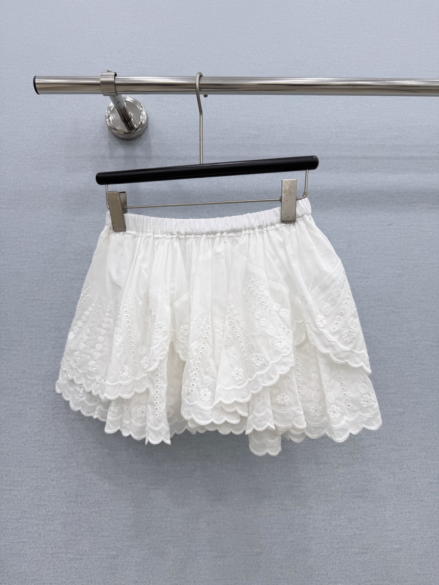 🛒𝐍𝐄𝐖 · 𝟐𝟎𝟐6/爆款现货原单品质   小众*｜2026新品花边刺绣裤裙精致版型，高级肌理细腻 极