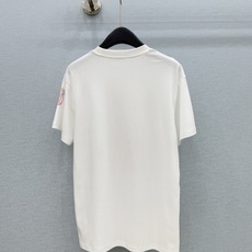 🛒𝐍𝐄𝐖 · 𝟐𝟎𝟐6/爆款现货【原单品质】L*|2026新款印花T恤高订面料,百搭版型 ,上身的触感 🛒𝐍𝐄𝐖 · 𝟐𝟎𝟐6/爆款现货【原单品质】L*|2026新款印花T恤高订面料,百搭版型 ,上身的触感