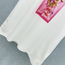 🛒𝐍𝐄𝐖 · 𝟐𝟎𝟐6/爆款现货【原单品质】L*|2026新款印花T恤高订面料,百搭版型 ,上身的触感 🛒𝐍𝐄𝐖 · 𝟐𝟎𝟐6/爆款现货【原单品质】L*|2026新款印花T恤高订面料,百搭版型 ,上身的触感