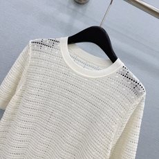 🛒𝐍𝐄𝐖 · 𝟐𝟎𝟐6/爆款现货【原单品质】小众|2026新款镂空针织衫老钱风穿搭 配西裤绝美定制面料 🛒𝐍𝐄𝐖 · 𝟐𝟎𝟐6/爆款现货【原单品质】小众|2026新款镂空针织衫老钱风穿搭 配西裤绝美定制面料