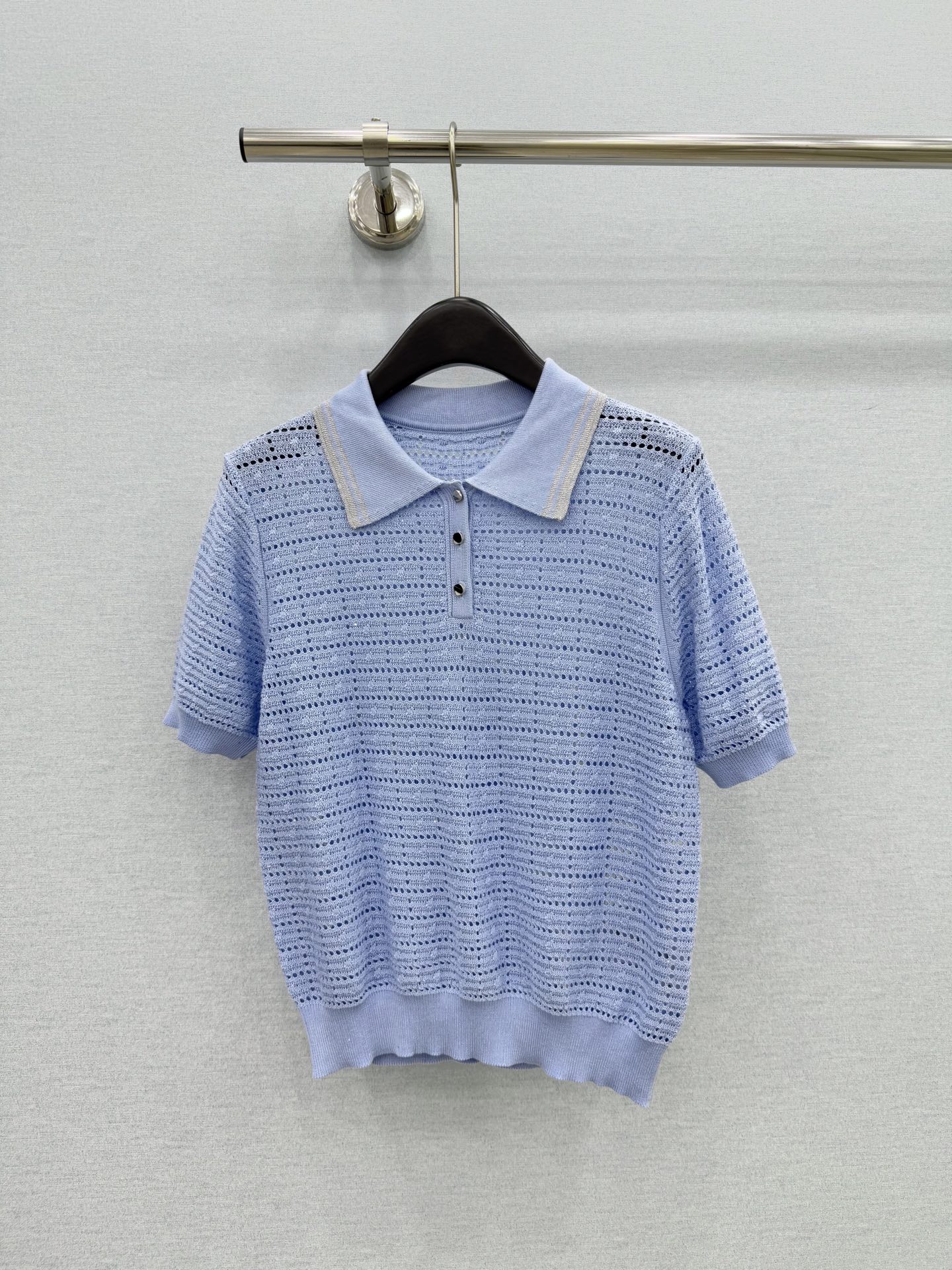 🛒𝐍𝐄𝐖 · 𝟐𝟎𝟐6/爆款现货【原单品质】小众｜2026新款翻领镂空针织衫老钱风穿搭  气质绝美定制面