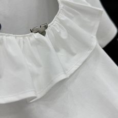 🛒𝐍𝐄𝐖 · 𝟐𝟎𝟐6/爆款现货【原单品质】L*|2026新款荷叶边T恤高订面料,百搭版型 ,上身的触 🛒𝐍𝐄𝐖 · 𝟐𝟎𝟐6/爆款现货【原单品质】L*|2026新款荷叶边T恤高订面料,百搭版型 ,上身的触