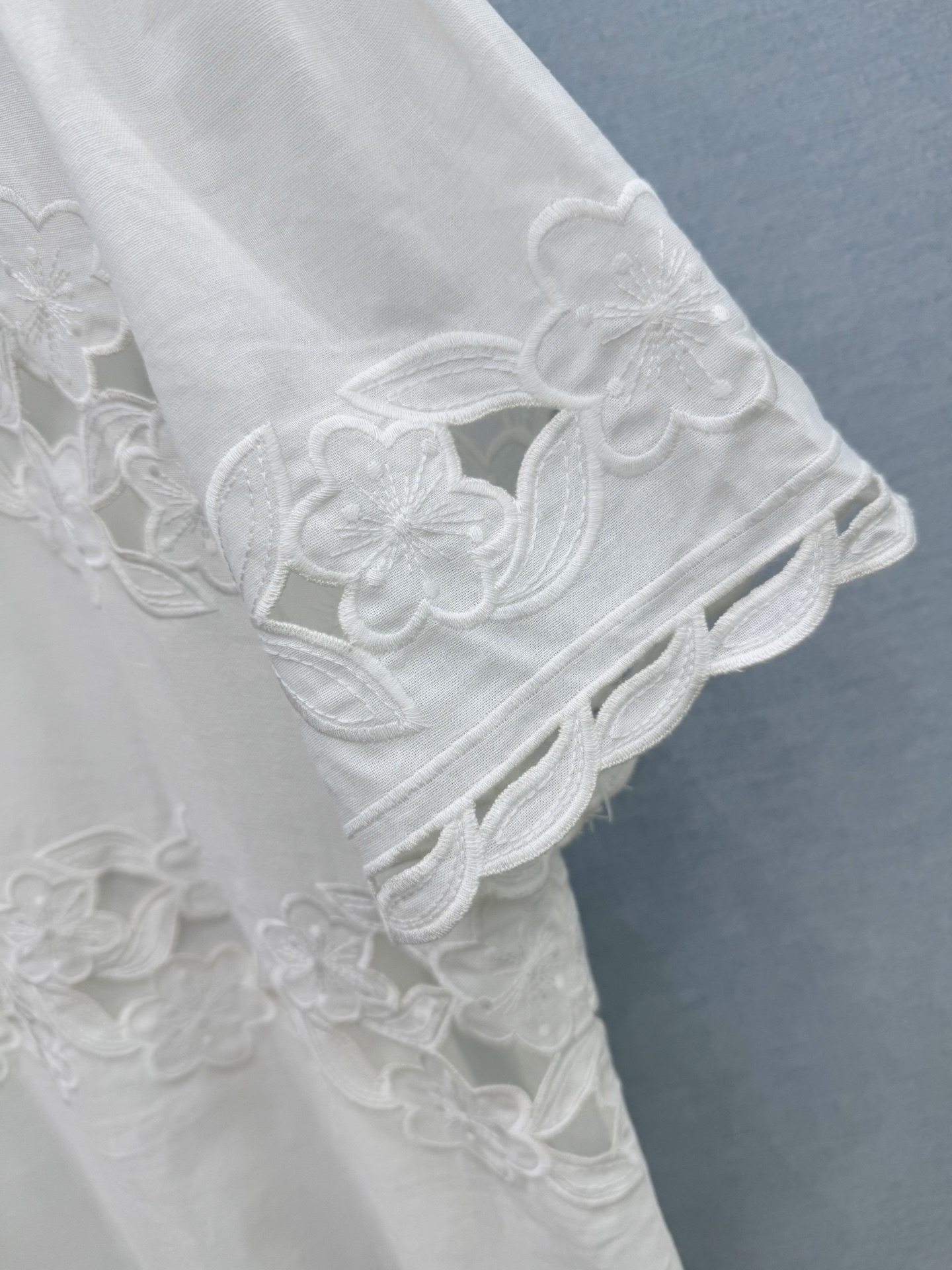 🛒𝐍𝐄𝐖 · 𝟐𝟎𝟐6/爆款现货 原单品质  小众｜26经典花边水溶刺绣花边衬衫连衣裙 配吊带 法式风极致穿搭 最新系列