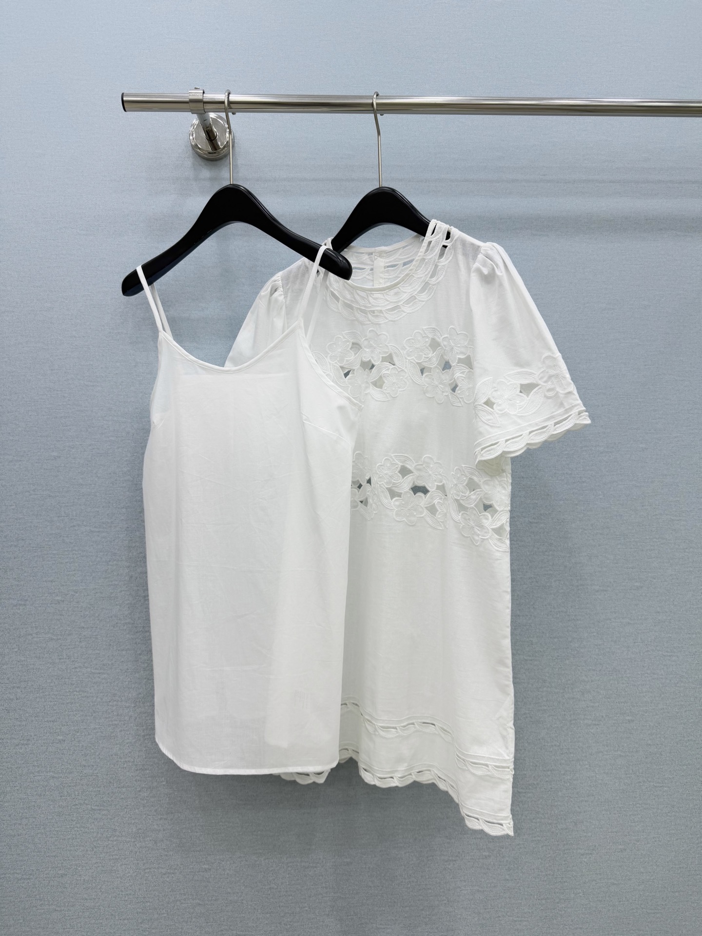 🛒𝐍𝐄𝐖 · 𝟐𝟎𝟐6/爆款现货 原单品质  小众｜26经典花边水溶刺绣花边衬衫连衣裙 配吊带 法式风极致穿搭 最新系列