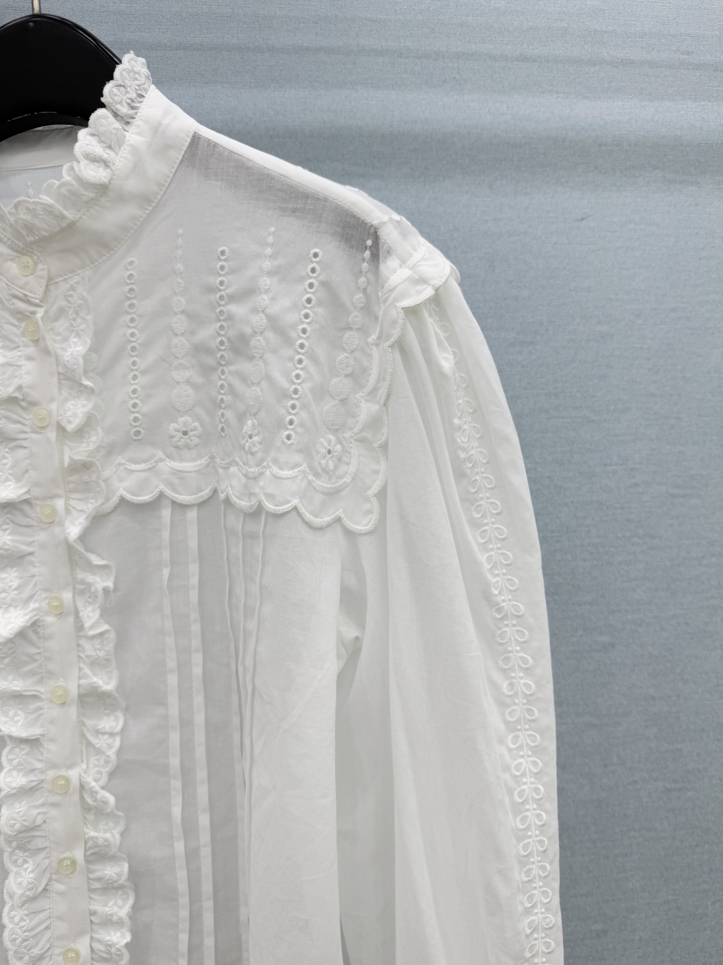 🛒𝐍𝐄𝐖 · 𝟐𝟎𝟐6/爆款现货 原单品质  小众｜26经典荷叶边水溶刺绣花边衬衫 法式风极致穿搭 最新系列单品 强烈推