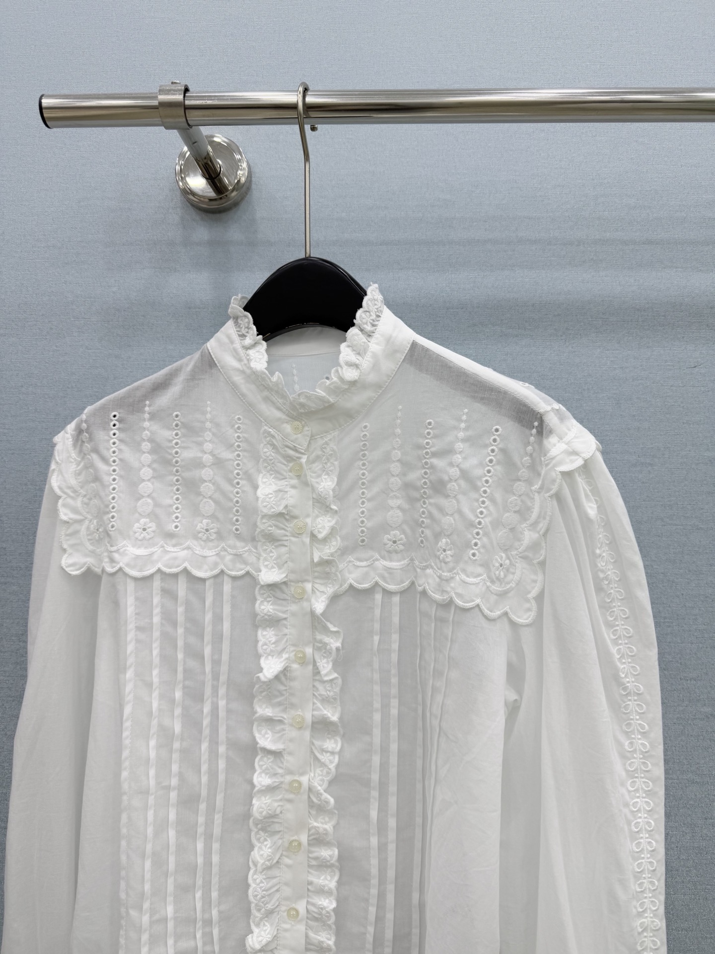 🛒𝐍𝐄𝐖 · 𝟐𝟎𝟐6/爆款现货 原单品质  小众｜26经典荷叶边水溶刺绣花边衬衫 法式风极致穿搭 最新系列单品 强烈推