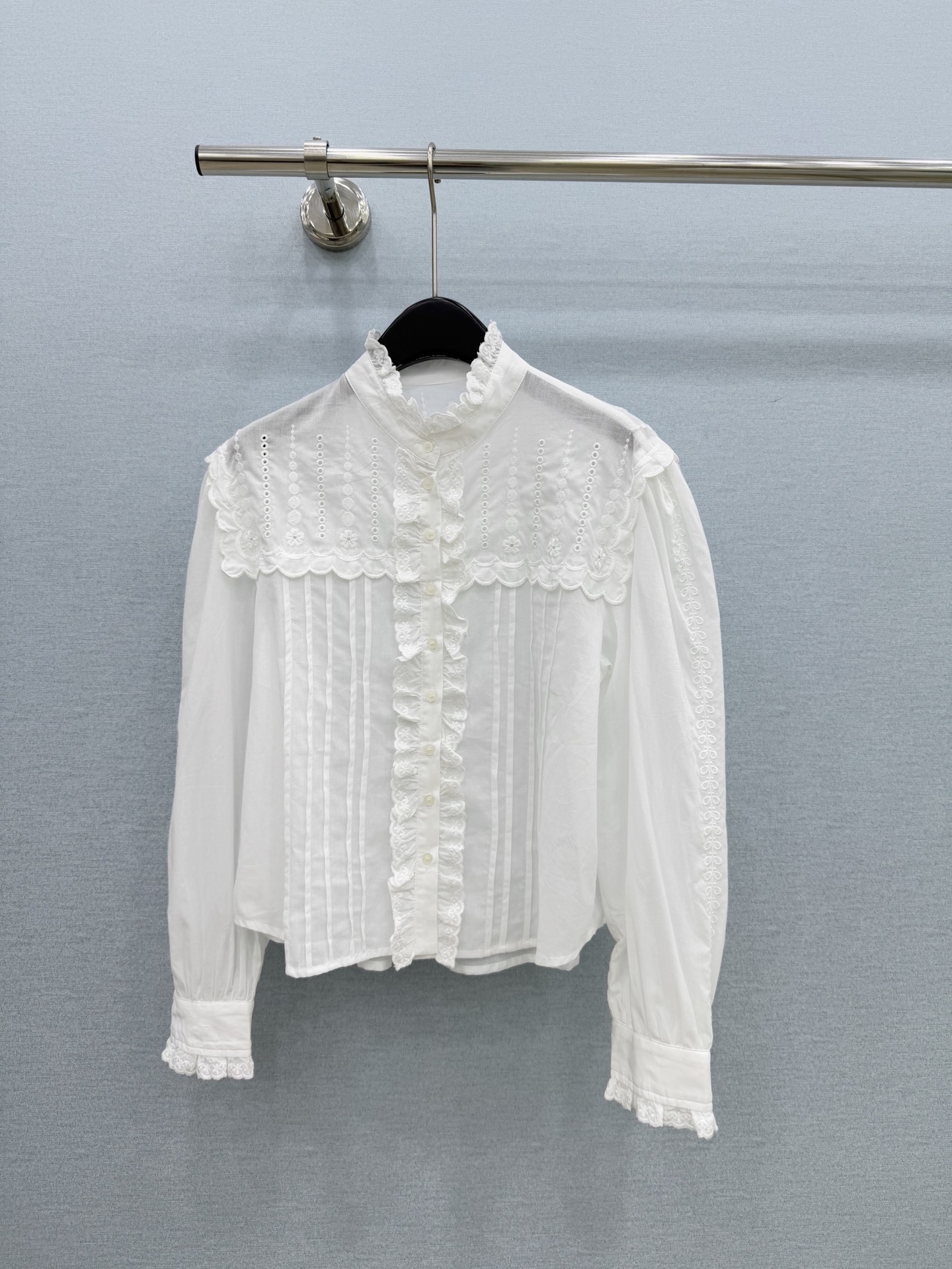 🛒𝐍𝐄𝐖 · 𝟐𝟎𝟐6/爆款现货 原单品质  小众｜26经典荷叶边水溶刺绣花边衬衫 法式风极致穿搭 最新系列单品 强烈推