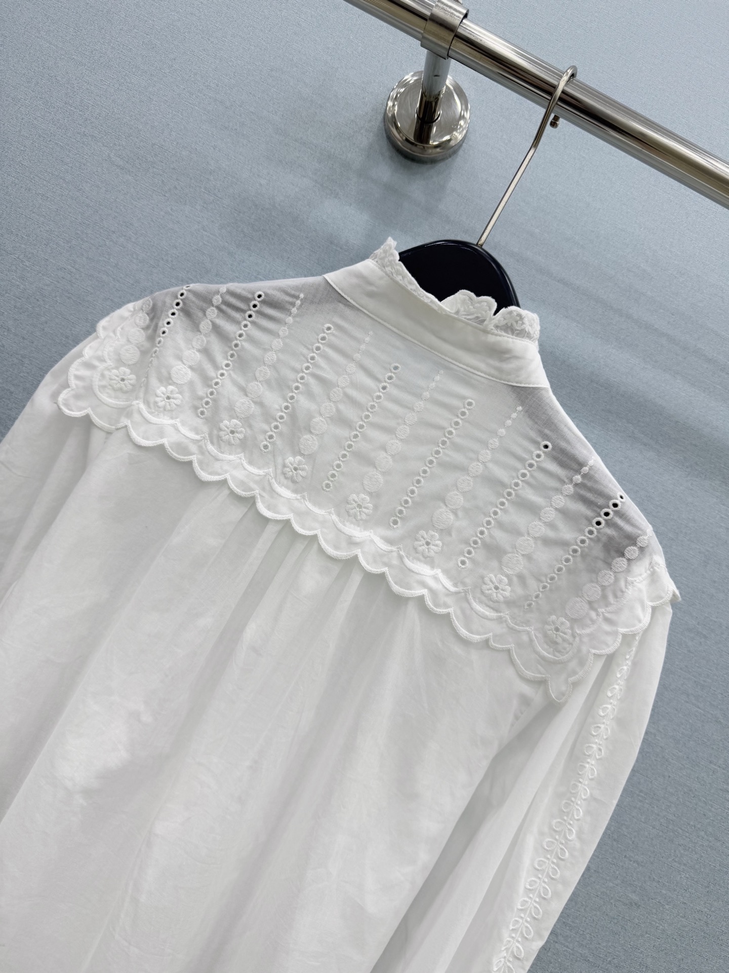 🛒𝐍𝐄𝐖 · 𝟐𝟎𝟐6/爆款现货 原单品质  小众｜26经典荷叶边水溶刺绣花边衬衫 法式风极致穿搭 最新系列单品 强烈推