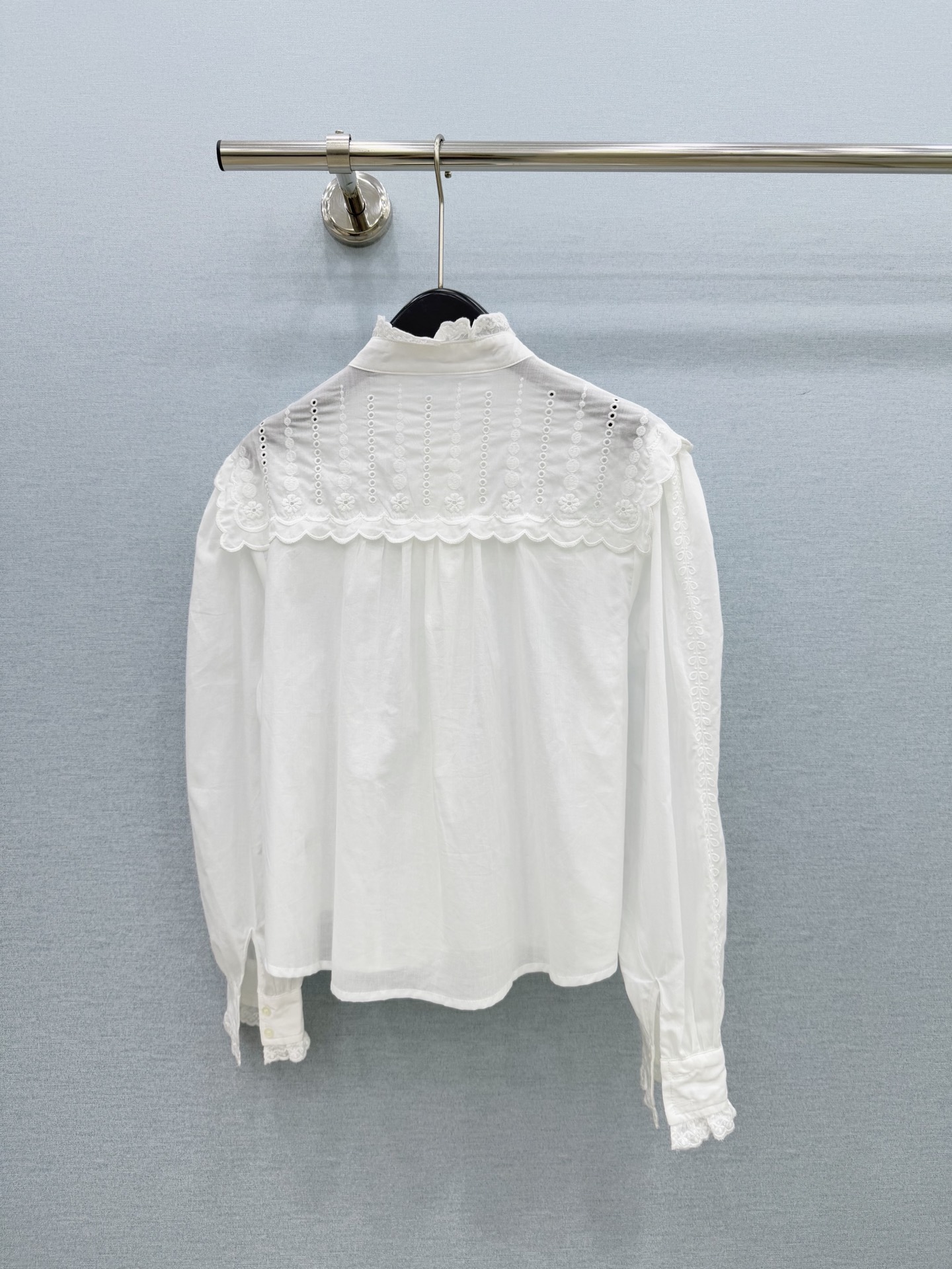 🛒𝐍𝐄𝐖 · 𝟐𝟎𝟐6/爆款现货 原单品质  小众｜26经典荷叶边水溶刺绣花边衬衫 法式风极致穿搭 最新系列单品 强烈推