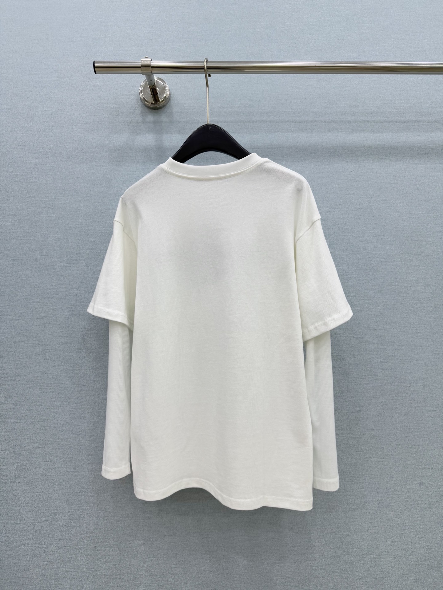 🛒𝐍𝐄𝐖 · 𝟐𝟎𝟐6/爆款现货 【原单品质】 Acn*｜2026新款坑条拼接假两件长袖上衣 高订面料，减龄百搭版型  
