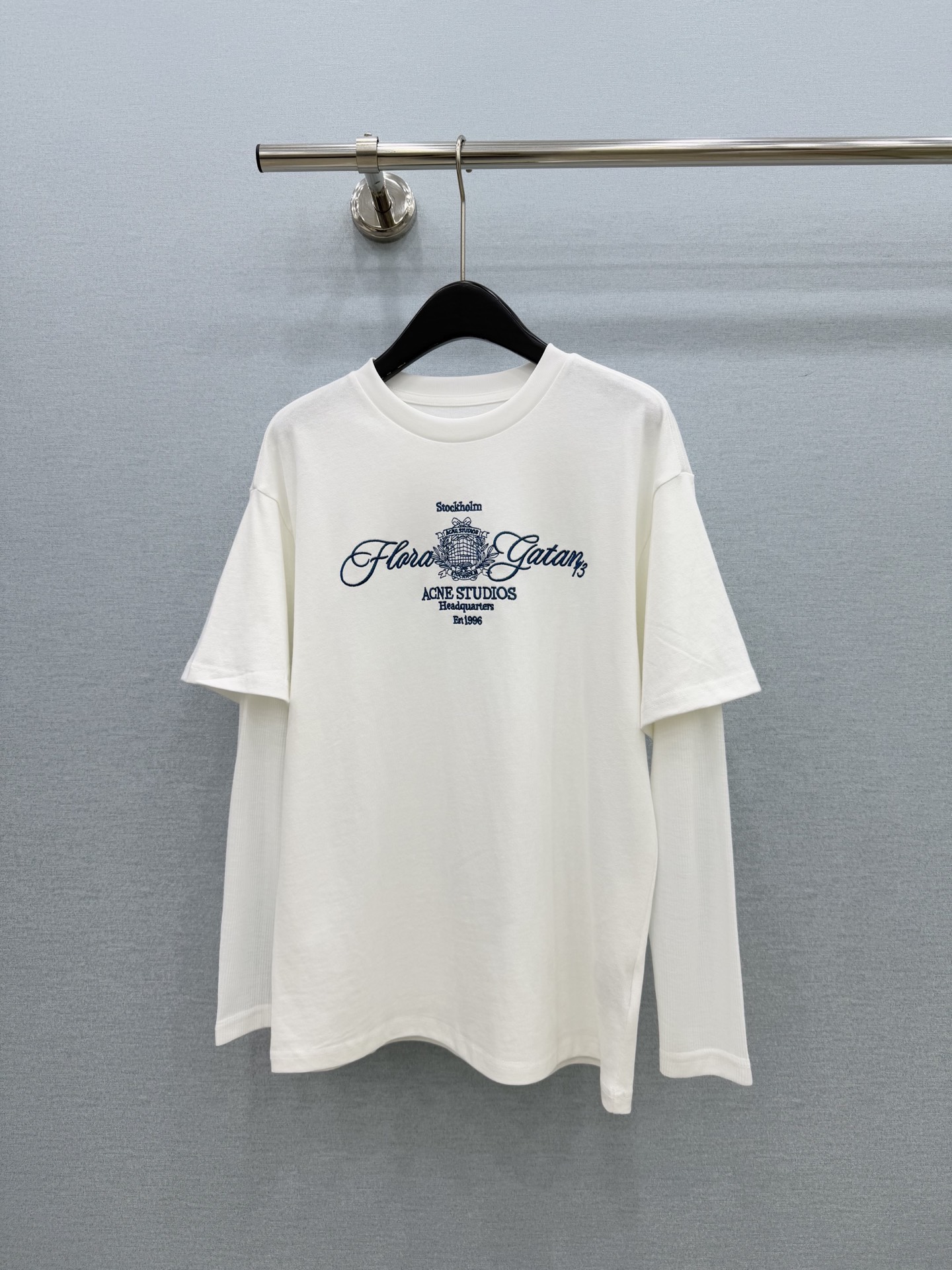 🛒𝐍𝐄𝐖 · 𝟐𝟎𝟐6/爆款现货 【原单品质】 Acn*｜2026新款坑条拼接假两件长袖上衣 高订面料，减龄百搭版型  