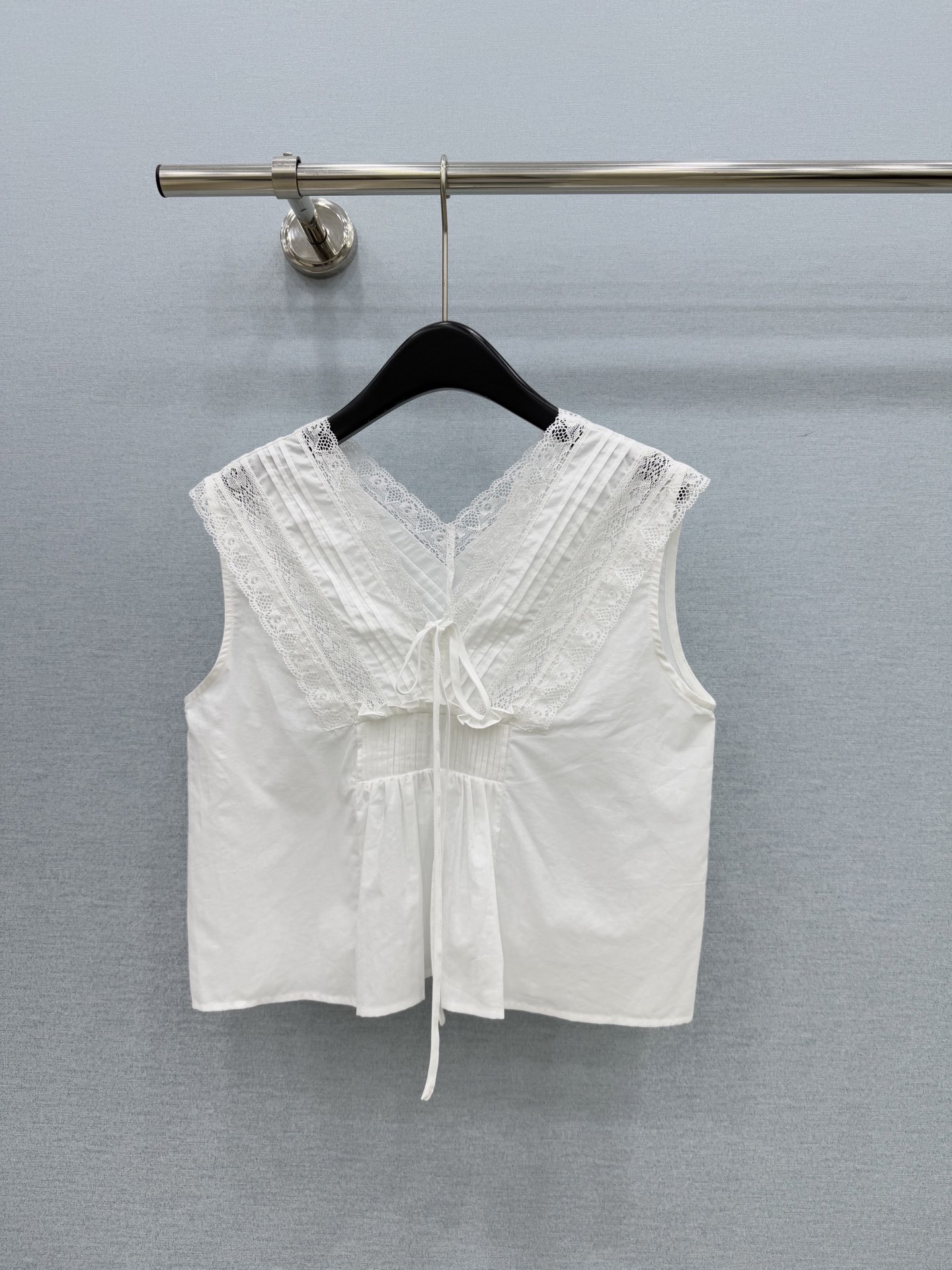 🛒𝐍𝐄𝐖 · 𝟐𝟎𝟐6/爆款现货 原单品质  小众*｜2026新品蕾丝拼接系带刺绣衬衫 精致版型，高级肌理细腻  极简主